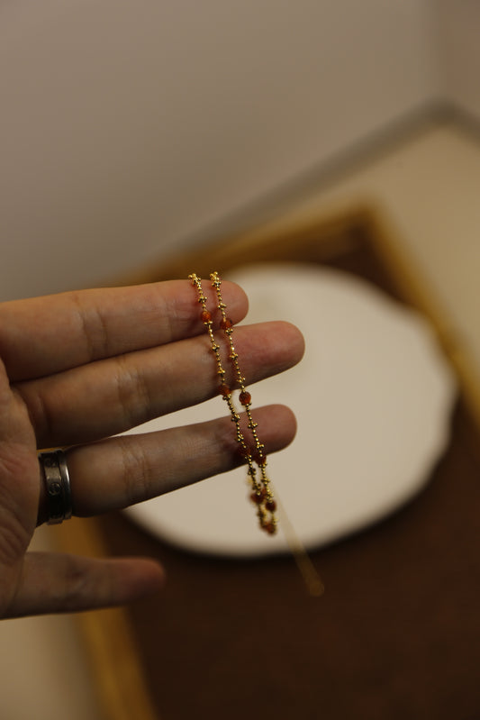 Delicate Carnelian Bead Gold Bracelet