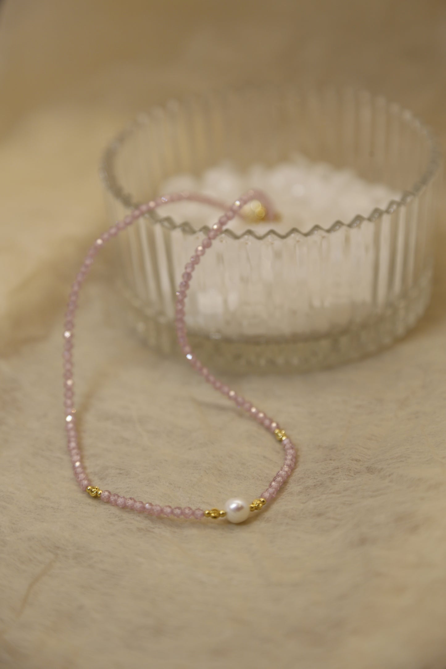 Delicate Natural Pink Stone Beaded Necklace with Freshwater Pearl